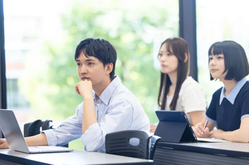 授業中の学生
