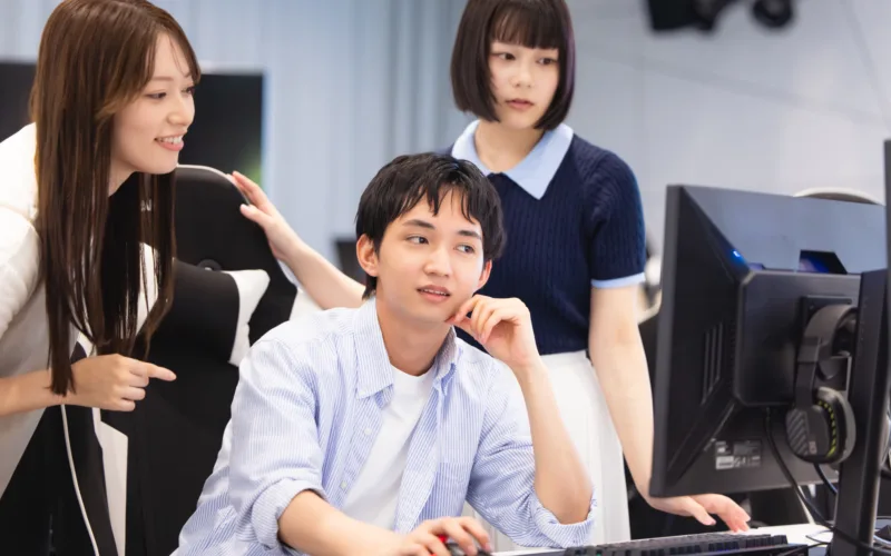 大学生の男女